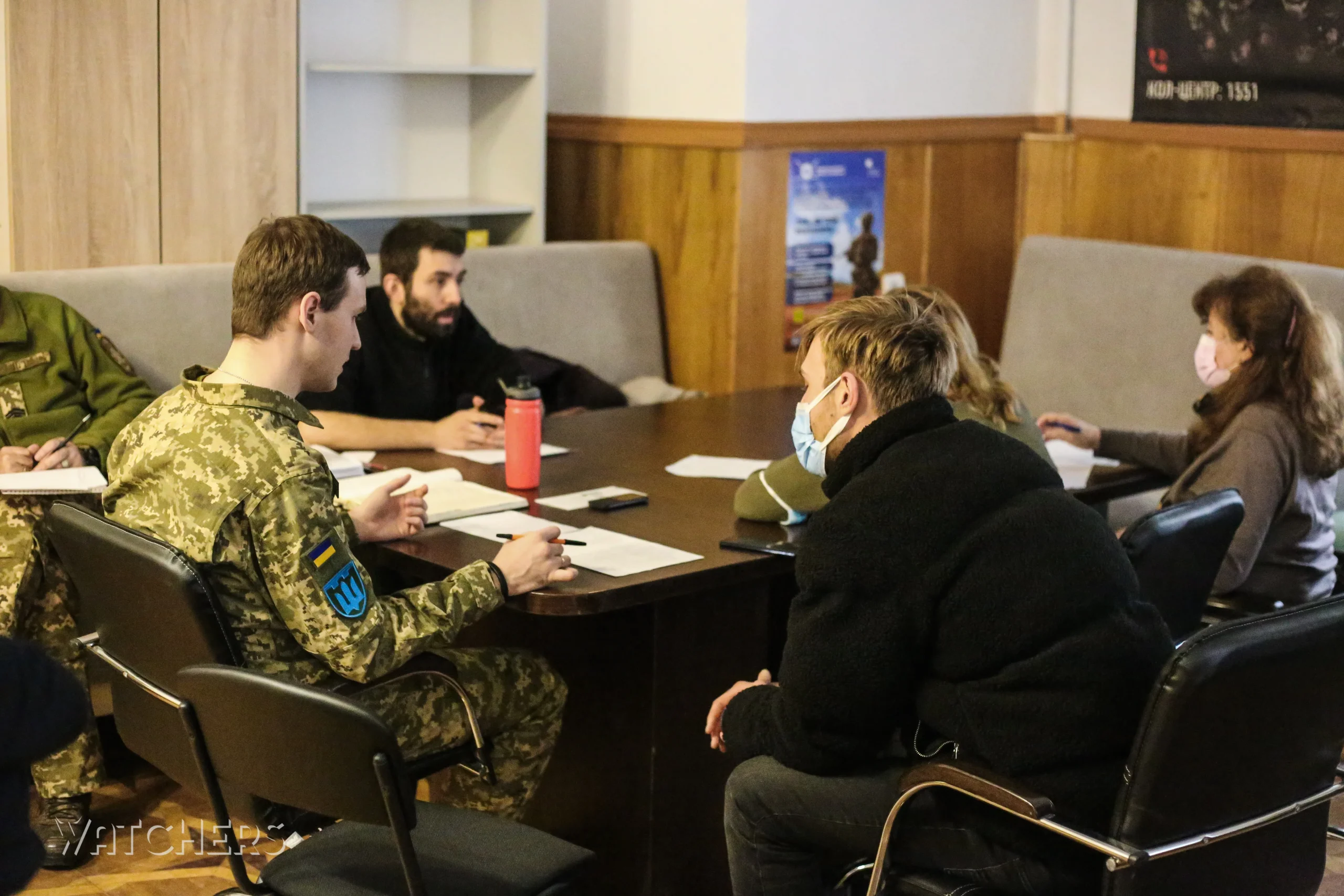 Кияни напередодні війни. Добровольці на порозі військкоматів розповіли про мотивацію захищати батьківщину