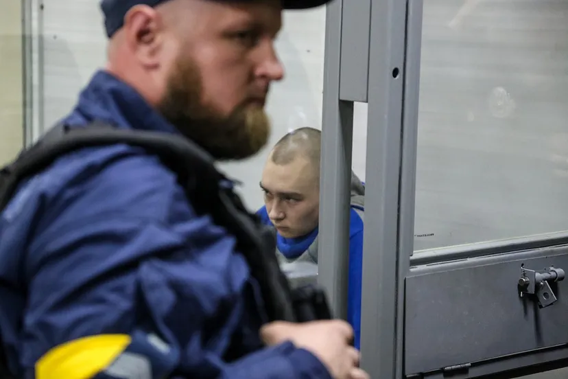 Дружина вбитого цивільного просила довічного ув’язнення для окупанта Шишимаріна, але висловилась за його обмін на захисників з «Азовсталі»