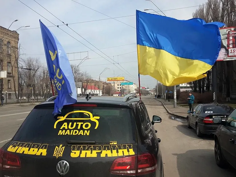 Міліціонер Гусєв, який фабрикував справи на автомайданівців, отримав 2 роки тюрми. Але не сяде