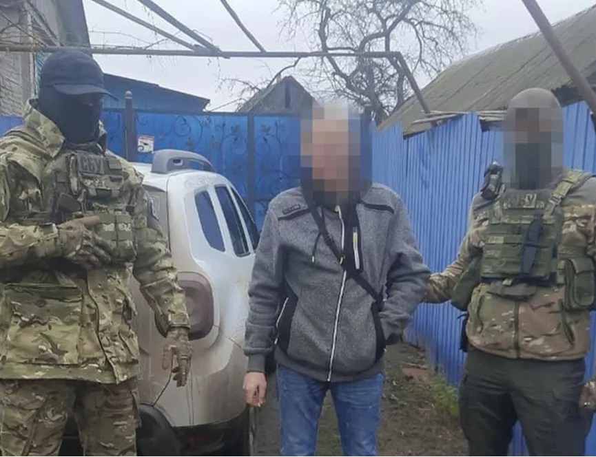 Суд залишив під вартою чернігівця, який збирав інформацію про розміщення ЗСУ  