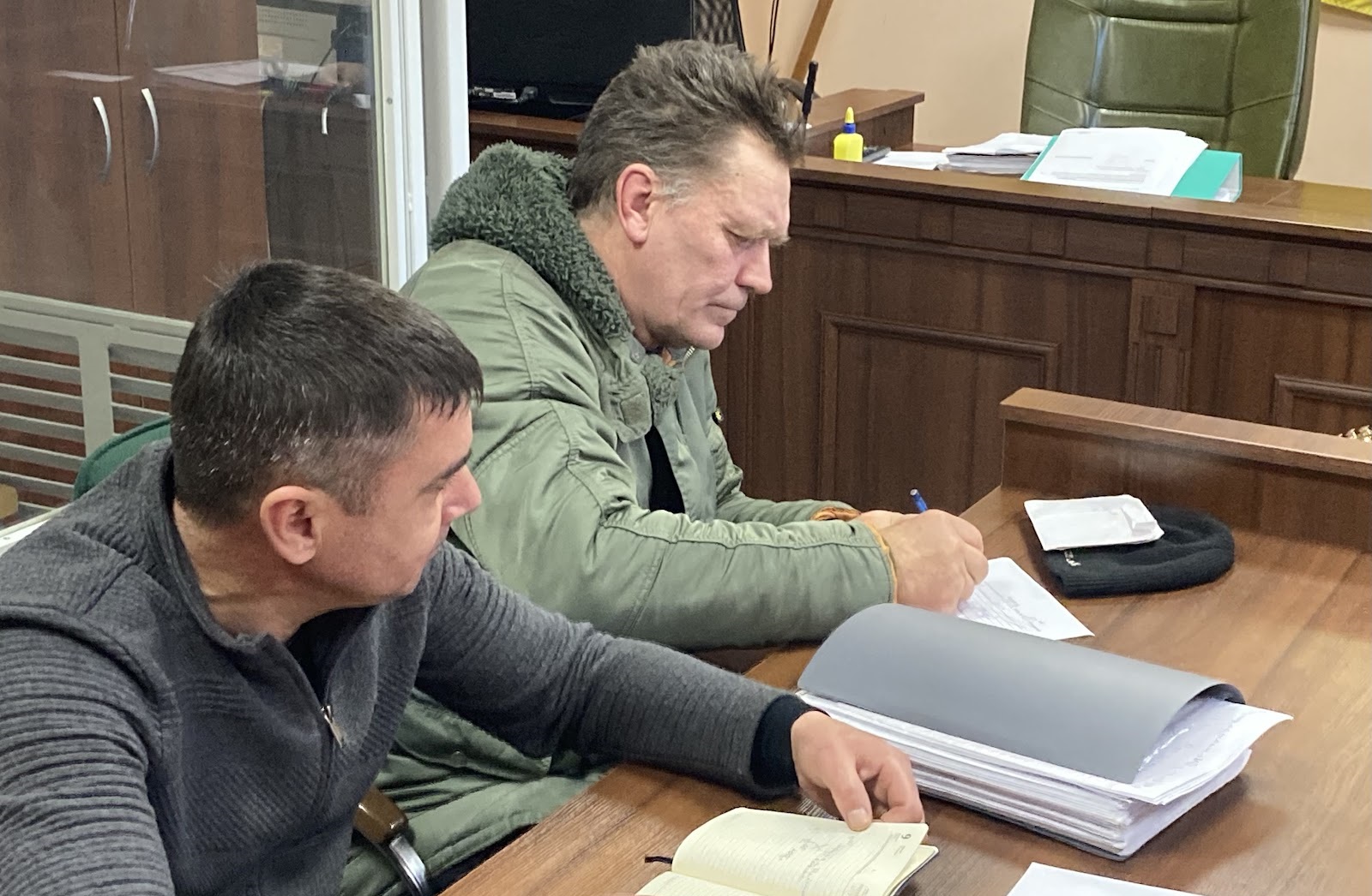 Свідок у справі загиблих через закрите укриття: розпорядження тримати вхідні двері відкритими вночі не було