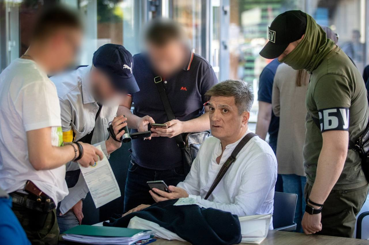 Завербувати агентів та знайти, де зберігаються штами холери. Які завдання давало ФСБ проректору київського вишу