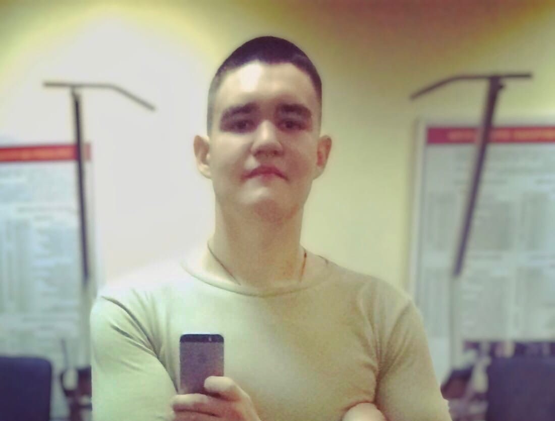 «Допитував» жінку з автоматом біля голови: в Ірпені заочно судять військового рф 