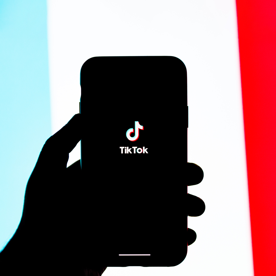 Чоловік отримав умовний строк за поширення даних про блокпост у ТікТоку 