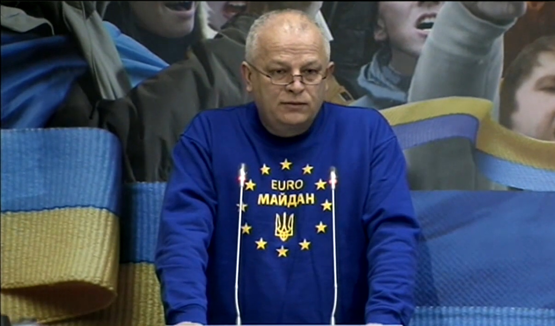 Свідок у справі штурму Будинку Профспілок: невідомі жбурляли займисті речовини до будівлі, а охорона затримала працівника СБУ