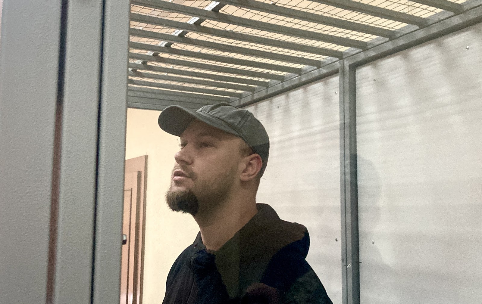 «Я хочу, щоб нас почули»: як суд відправляв під варту військового Гнезділова після публічного залишення служби