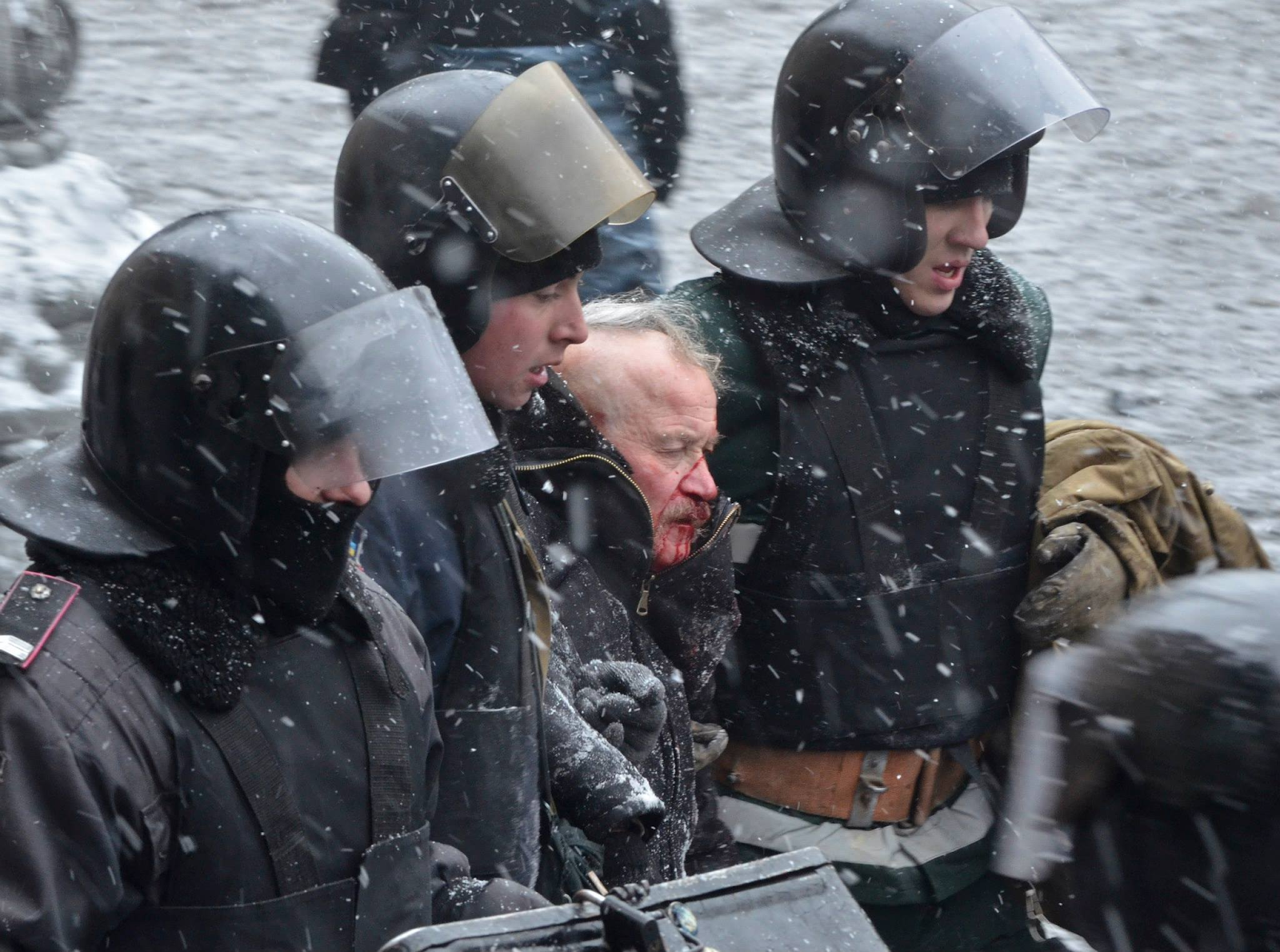 Перед вироком: що казали на дебатах про незаконний арешт майданівця Миколи Пасічника, який помер не дочекавшись вироку “правоохоронцям”