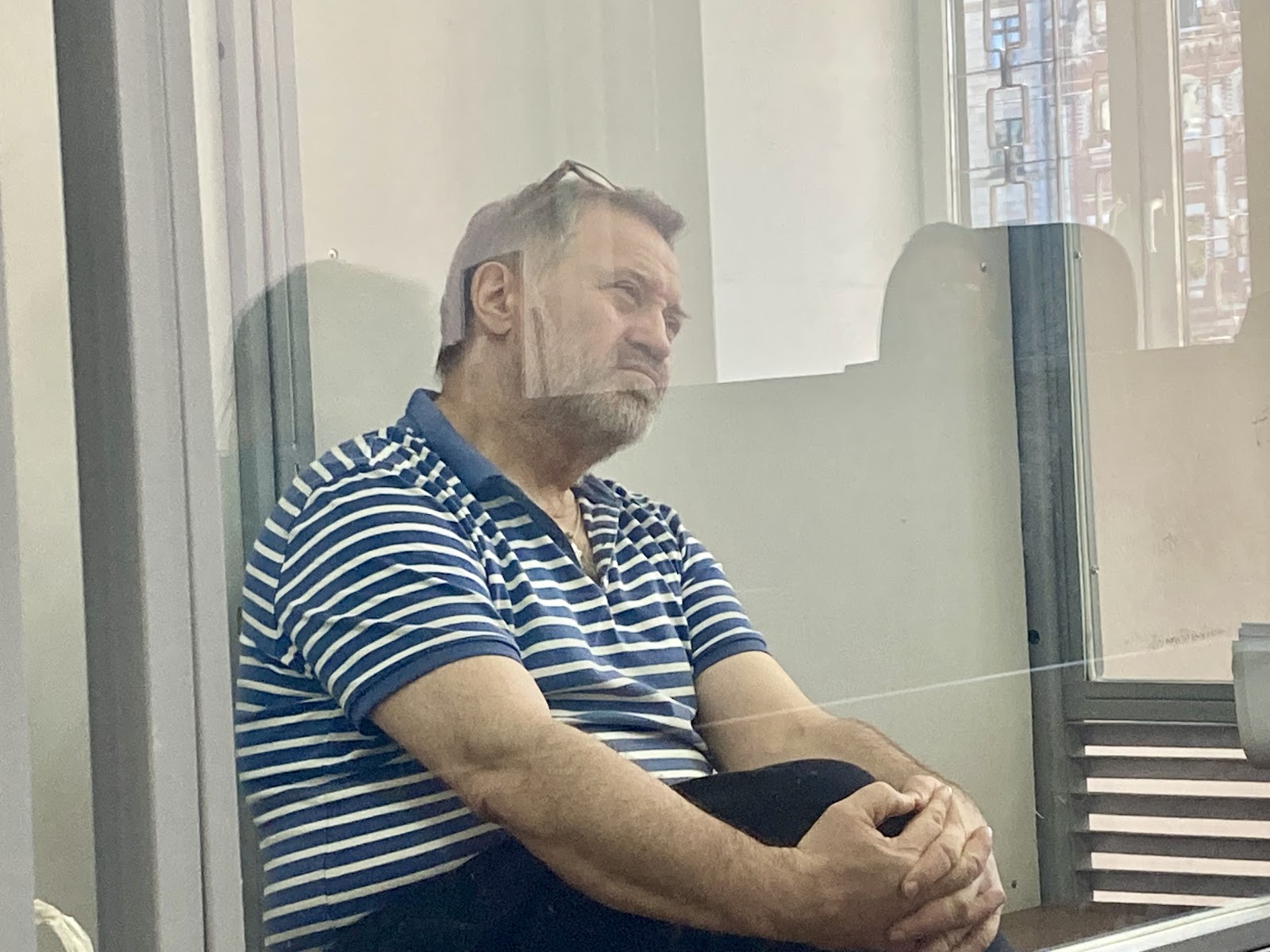 Обвинувачений у поширенні даних про розміщення ППО не визнає вину, але хоче на обмін 