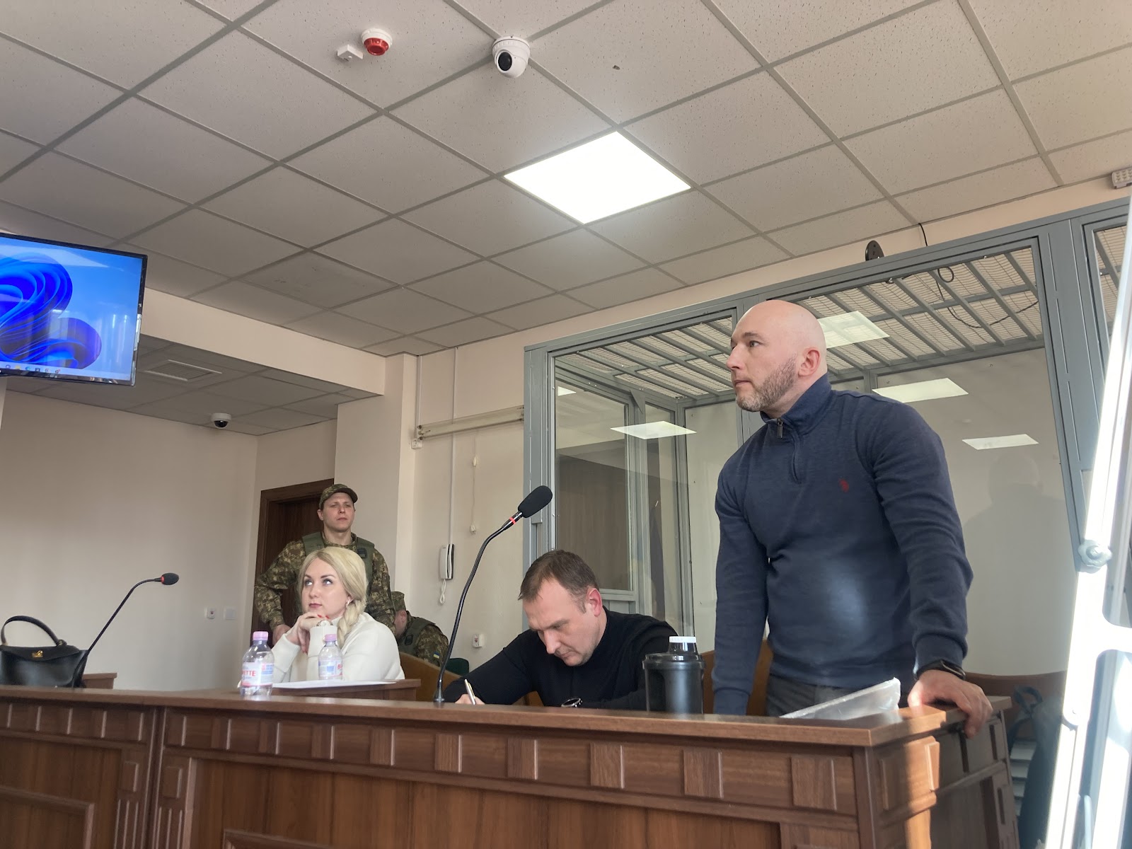 Склянка з прозорою рідиною: як у судді Тандира намагались взяти аналізи на алкоголь після смертельного ДТП