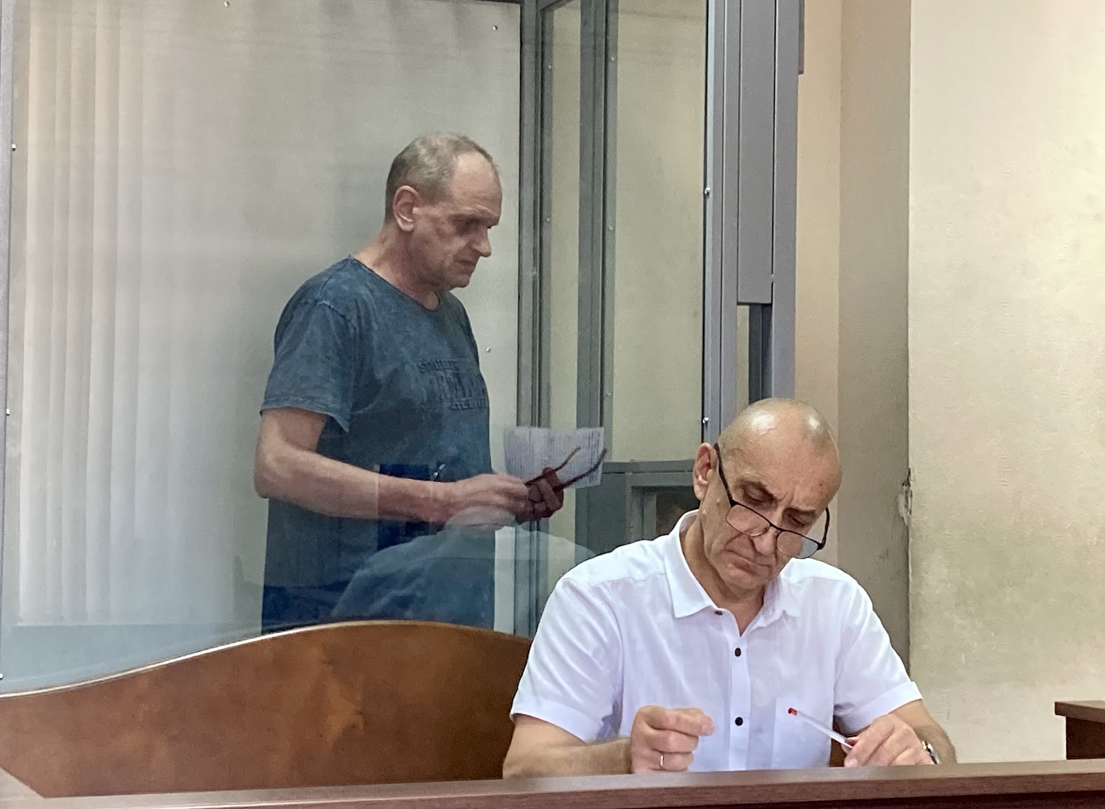 Адвокат хоче виправдання для експрацівника «Укроборонпрому», який писав другу з рф про техніку та наслідки обстрілів столиці  