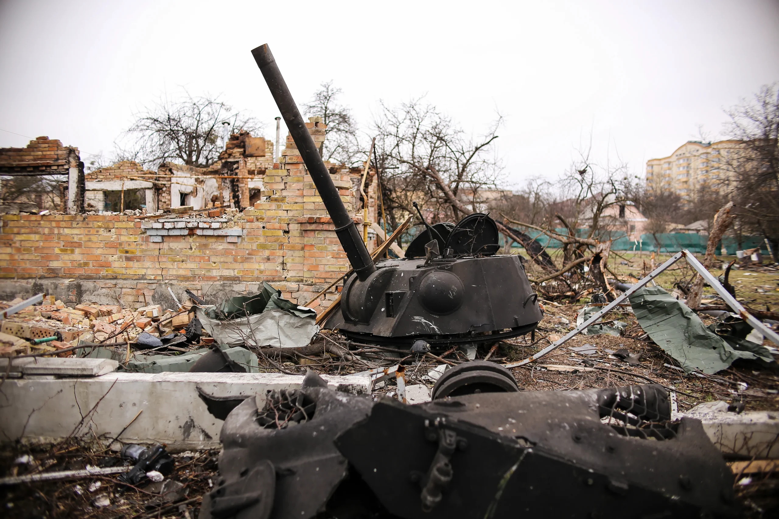 Фоторепортаж з Бучі: “хороші росіяни”, братські могили та люди, що пережили окупацію Фоторепортаж з Бучі: “хороші росіяни”, братські могили та люди, що пережили окупацію