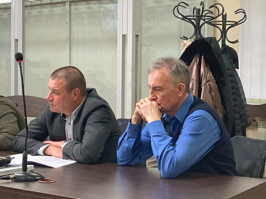 Суд щодо чотирьох суддів апеляції, яких викрили на хабарі, продовжиться у квітні